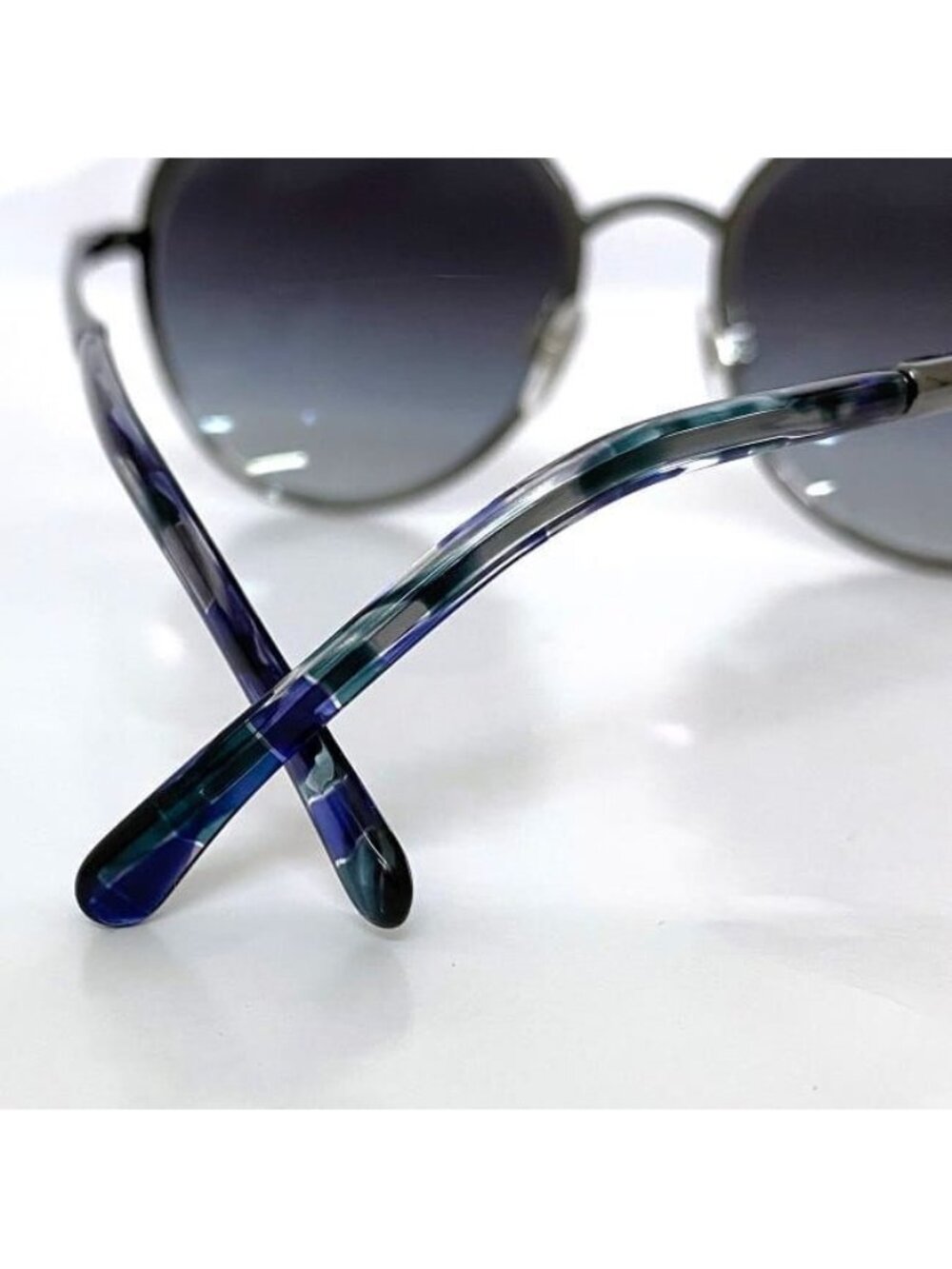 Chanel Sunglasses Silver Gradient with Coco Mark - Picture 6 of 10